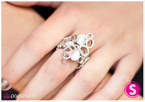 Paparazzi Ring ~ A Bit of Bubbly - White