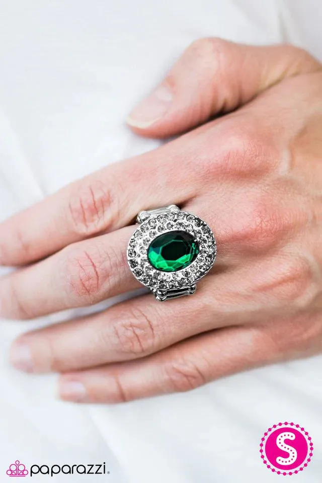 Paparazzi Ring ~ Majestic Majesty - Green