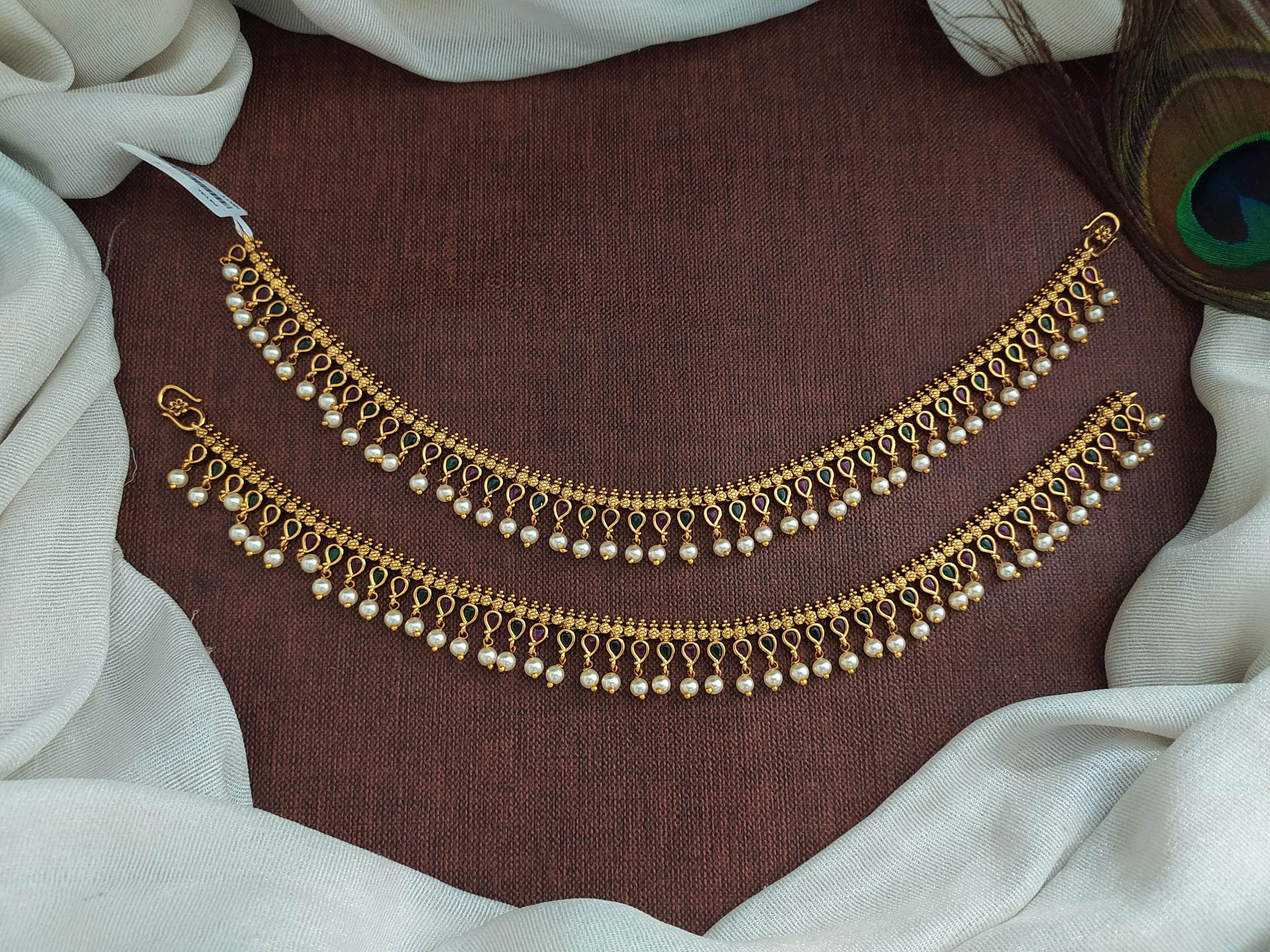 Unveiling Timeless Elegance of The Antique Kemp Stone Anklets with Pearl Drops